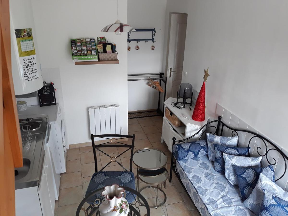 Chambres D'Hotes Elvire Et Laurent Barbey Sainte-Marie-du-Mont  Buitenkant foto